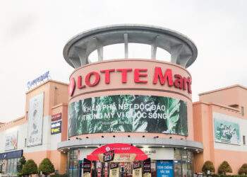 Lotte Mart hút khách với siêu khuyến mại giữa năm 