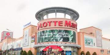 Lotte Mart hút khách với siêu khuyến mại giữa năm 