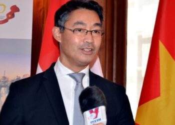 Nguyên Phó thủ tướng Đức Philipp Rösler về cùng nhà với tỷ phú Nguyễn Thị Phương Thảo