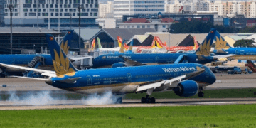 No Vietnamese carriers fly through Israeli, Iranian airspace