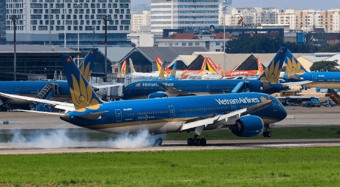 No Vietnamese carriers fly through Israeli, Iranian airspace