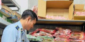 Phát hiện hàng chục món ăn vặt không an toàn