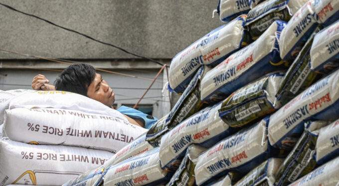 Philippines' rice imports drop nearly 21%