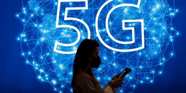 Sóng 5G: Kết nối siêu tốc, liệu có ảnh hưởng sức khỏe?