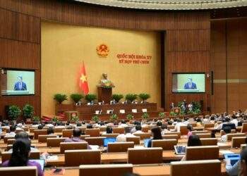 Thông qua cơ chế đặc biệt xử lý khó khăn do quy định của pháp luật