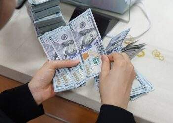 Trong nước đồng loạt 'thăng hoa'