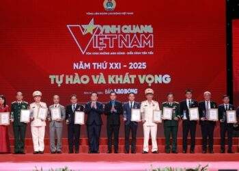 Vietnam Airlines được vinh danh tại chương trình "Vinh quang Việt Nam 2025"