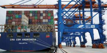 Vietnam ready to further open market for US exports: minister