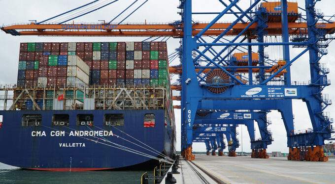 Vietnam ready to further open market for US exports: minister