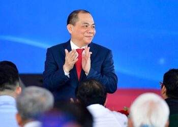 Vietnam’s richest man Pham Nhat Vuong gifts automaker VinFast nearly $800M