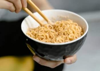 Which Southeast Asian country leads the world in instant noodle consumption per person?