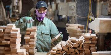 10 tháng bán trên sàn, doanh thu tăng từ 1.000 USD lên 7 chữ số