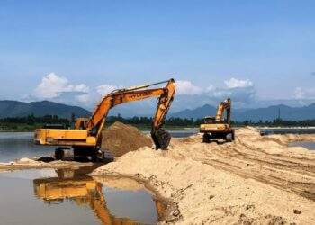 Chính phủ sẽ có nghị quyết tháo gỡ khó khăn liên quan đến vật liệu xây dựng cho các dự án trọng điểm