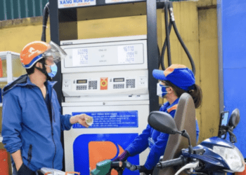 Giá xăng dầu hôm nay 22/6: Biến động khó lường