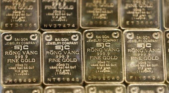 Gold bar price rises as global rates rebound