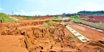 Huỷ án sơ thẩm, giao viện kiểm sát điều tra lại