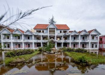 Khách đông đến mức không kịp đếm tiền