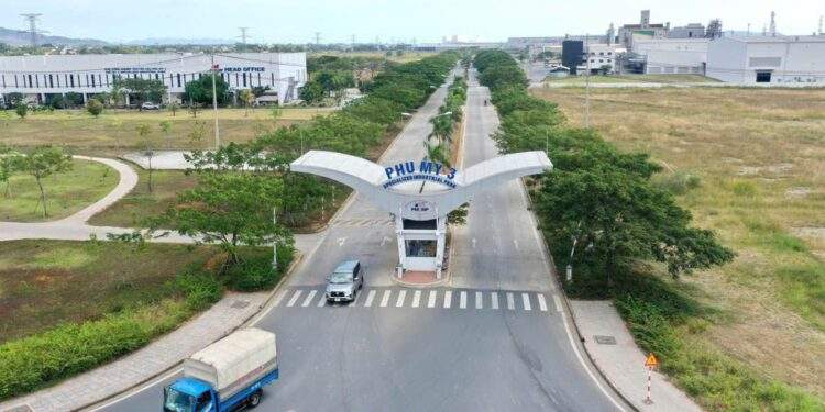 Nhà đầu tư trong KCN chuyên sâu Phú Mỹ 3 được hướng dẫn thủ tục chính quyền hai cấp