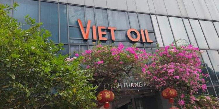 Nợ thuế 1.800 tỉ đồng, tiếp tục cưỡng chế dừng thủ tục hải quan Xuyên Việt Oil
