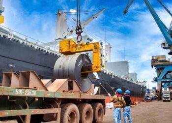 Quảng Ngãi chấp thuận đầu tư dự án sản xuất ray đường sắt và thép đặc biệt với tổng vốn 10.000 tỉ đồng