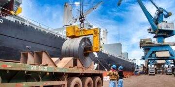 Quảng Ngãi chấp thuận đầu tư dự án sản xuất ray đường sắt và thép đặc biệt với tổng vốn 10.000 tỉ đồng