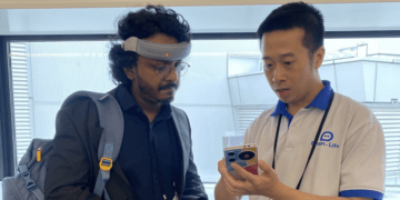 Startup Việt giới thiệu thiết bị thông minh giám sát sức khỏe tinh thần