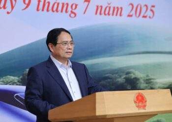 Thủ tướng họp với các tỉnh, thành gỡ khó cho loạt đường sắt tốc độ cao