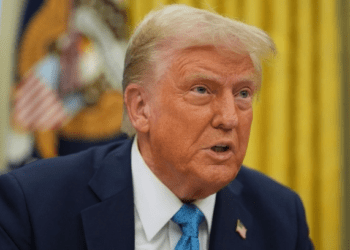 Trump threatens Canada with 35% tariff rate starting August 1