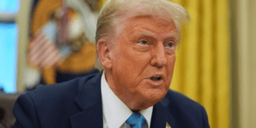 Trump threatens Canada with 35% tariff rate starting August 1