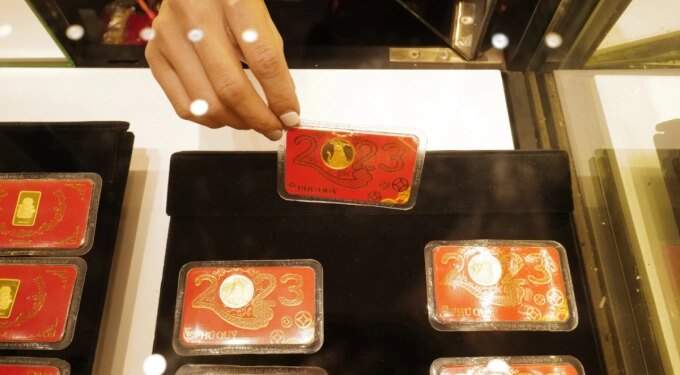 Vietnam gold price stays flat amid global slip