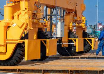 Vietnam posts $7.6B trade surplus in H1