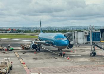 Vietnamese airlines race to launch direct international flights