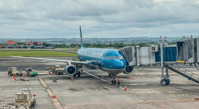 Vietnamese airlines race to launch direct international flights