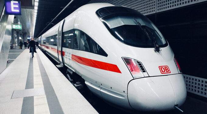 Vietnam’s richest man Pham Nhat Vuong hikes capital of railroad company VinSpeed by 150%