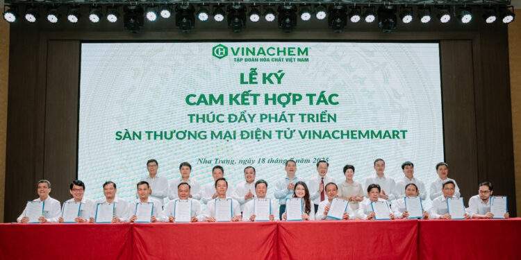 Vinachem kiên định mục tiêu tăng trưởng 8%