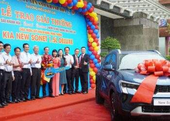 Yến sào Khánh Hoà trao thưởng xe ô tô cho khách hàng ở Cà Mau