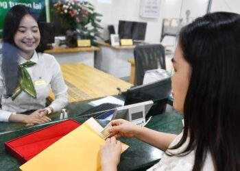 200 triệu nên gửi tiết kiệm hay đầu tư vàng, chứng khoán để sinh lời?