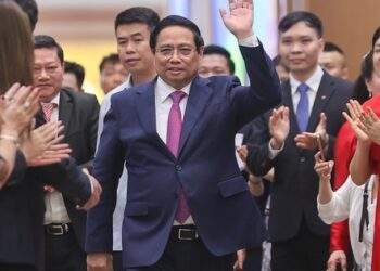 Bảo đảm doanh nghiệp thuộc mọi thành phần kinh tế được đối xử bình đẳng