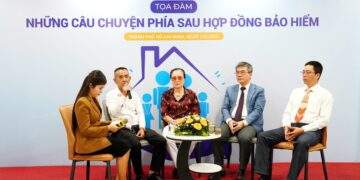 Bảo hiểm nhân thọ sát cánh với khách hàng trong những lúc khó khăn nhất