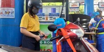 Bất ngờ bật tăng, xăng dầu trong nước biến động khó lường