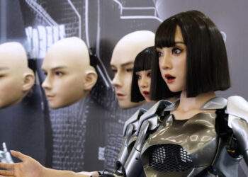 Cuộc chiến nghìn tỷ USD khốc liệt