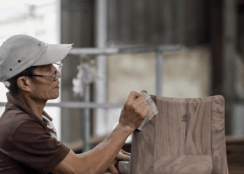 Dấu ấn khó tin của đồ gỗ Việt trong gian bếp gia đình Mỹ