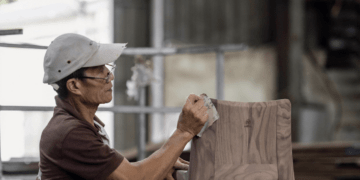 Dấu ấn khó tin của đồ gỗ Việt trong gian bếp gia đình Mỹ