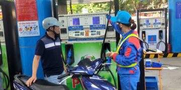 Doanh nghiệp và người tiêu dùng băn khoăn