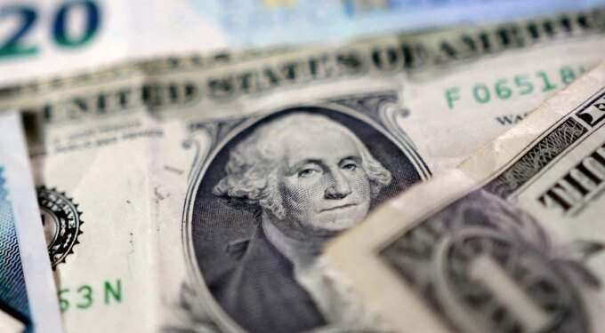 Dollar rises to new peak over dong