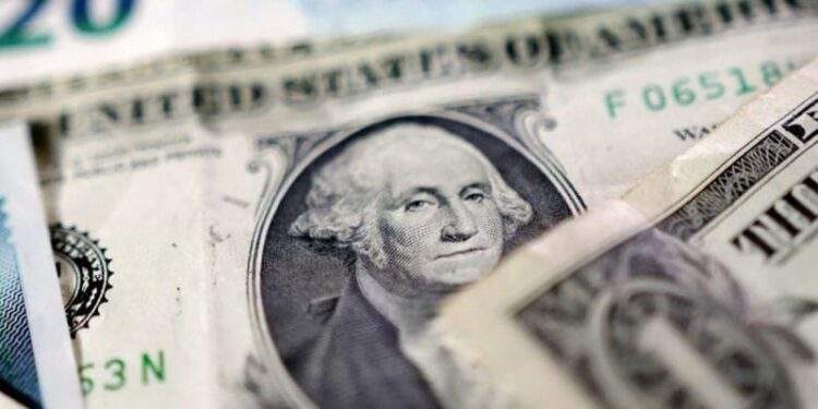 Đồng loạt tăng giá bán, cao nhất 26.420 đồng/USD