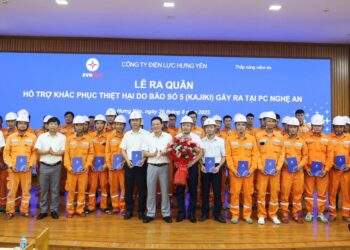EVNNPC huy động 536 người khắc phục lưới điện sau bão số 5
