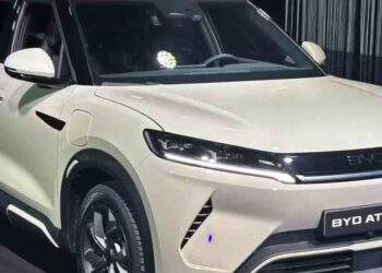 Giá cổ phiếu giảm, BYD đối mặt sóng gió