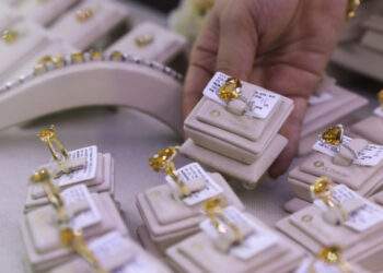 Gold prices reach new peak in Vietnam