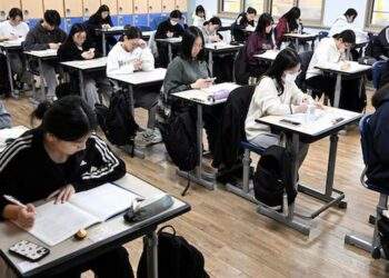Hàn Quốc cấm dùng điện thoại thông minh trong lớp học trên toàn quốc